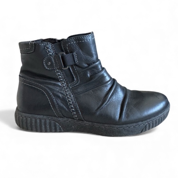 Clarks Collection Leather Slouch Ankle Boots Side Zip Comfort Casual Black 8.5 - Picture 3 of 13